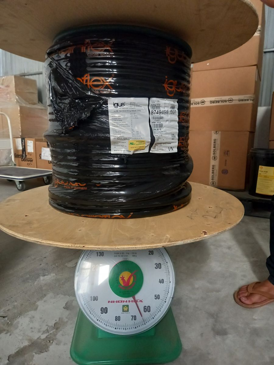 cáp điều khiển igus AVA giao khách