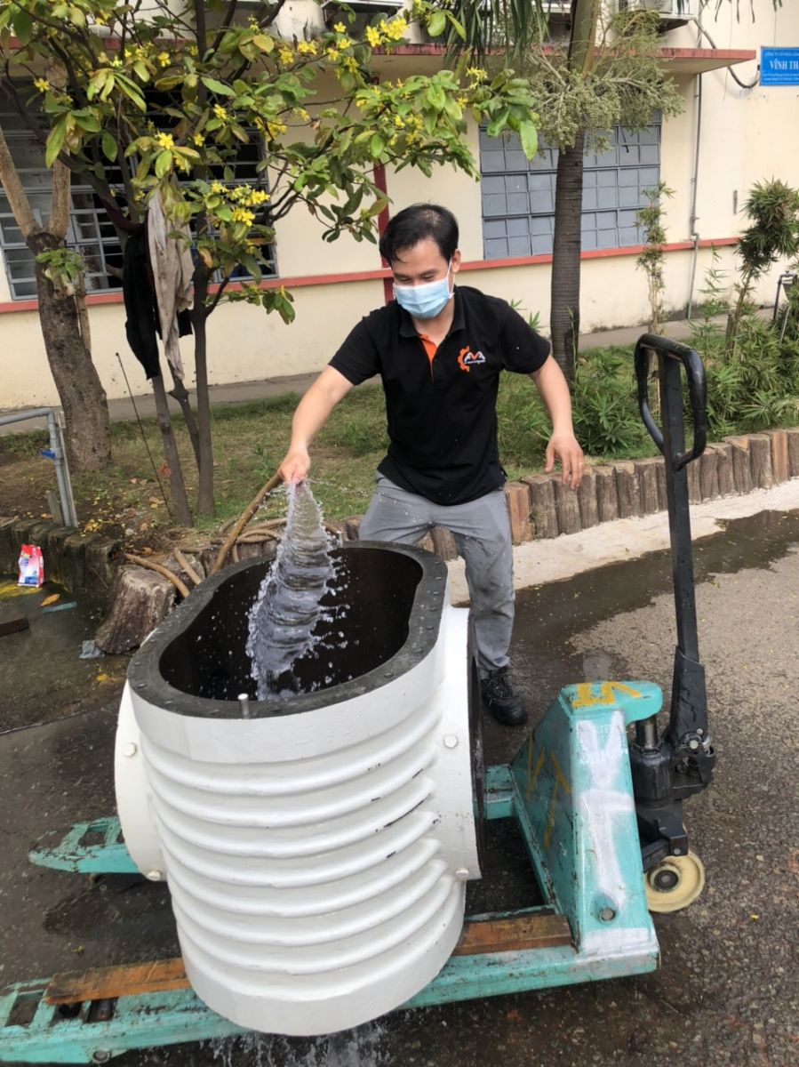 làm sạch bơm tuthil